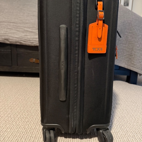 TUMI International Dual Access 4-Wheeled Carry-On – Orange Leather Details - Picture 4 of 7